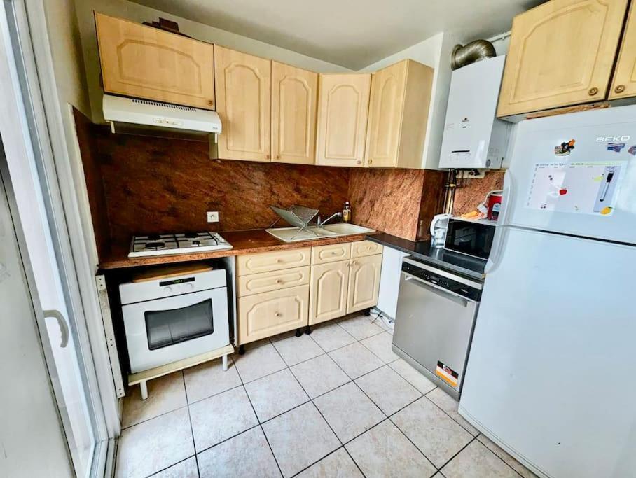 Impeccable Chambre, Bien Place, Calme & Tout Equipe Grenoble Exterior photo